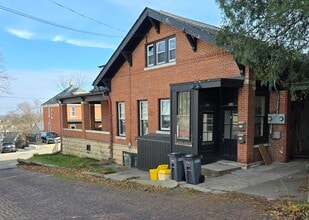 Building Photo - 555 Alpine St