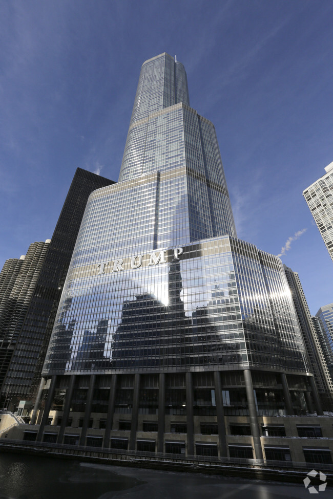 Building Photo - Trump International Hotel & Tower - Chicago