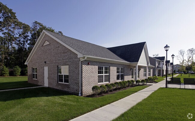 Foto del edificio - Fairfield Maples at No.Lindenhurst 55+ Senior
