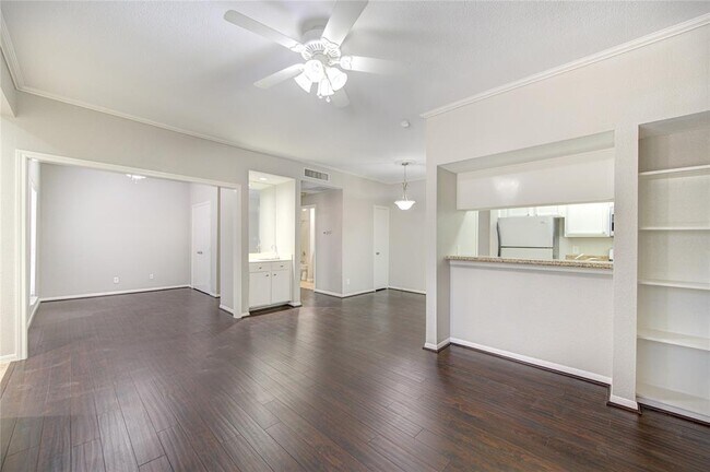 Building Photo - 726 Bering Dr