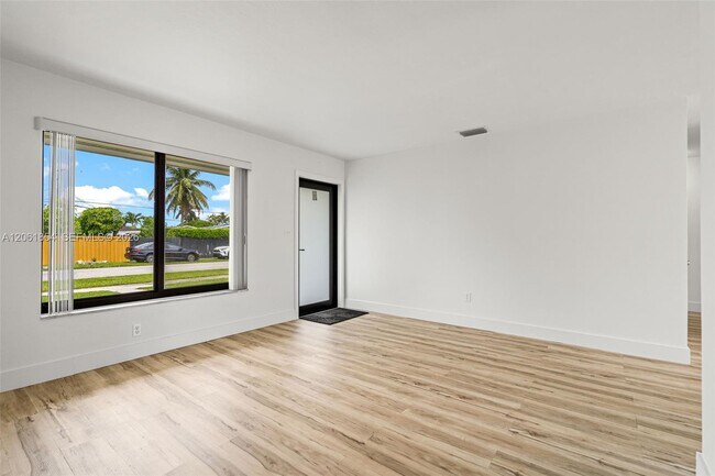 Foto del edificio - 5110 SW 106th Ave