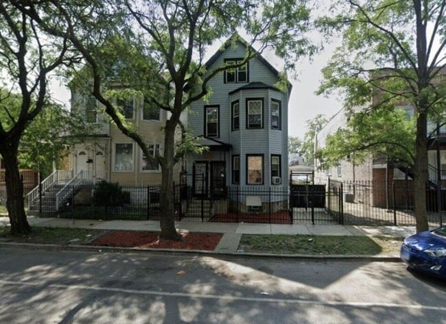 Building Photo - 4223 W Augusta Blvd