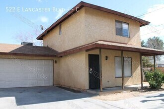Building Photo - 522 E Lancaster Blvd