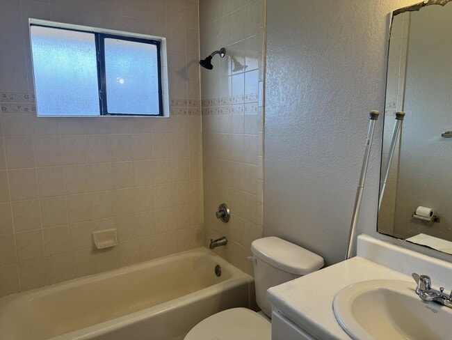 Foto del edificio - 13340 Horizon Blvd