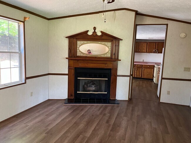 Building Photo - NEW RENTAL LISTING - NO HUD NO SECTION 8