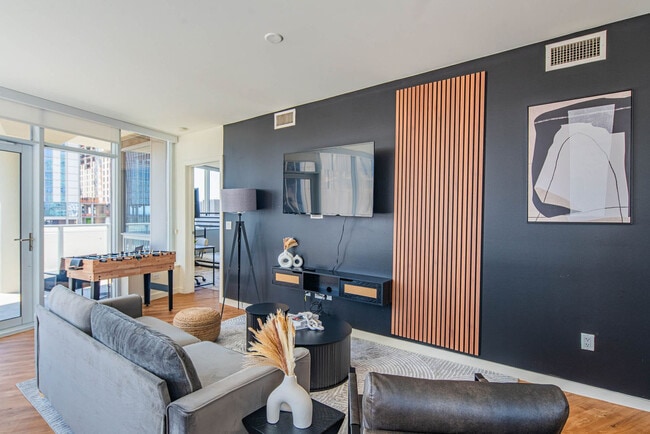 Building Photo - 44 W Monroe St