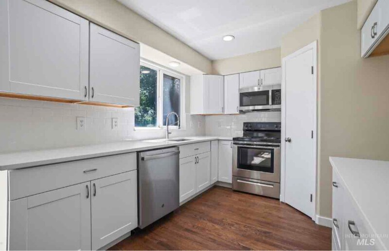 Foto del edificio - 3559 Muleskinner Dr