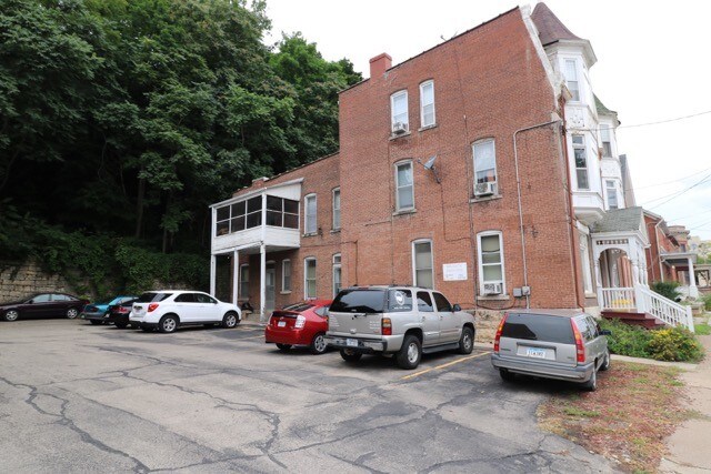 Building Photo - 701 Bluff ST