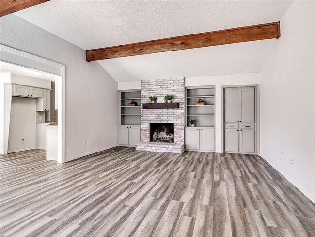 Building Photo - Newly Remodeled 3 Bed, 2 Bath Oasis in OKC...