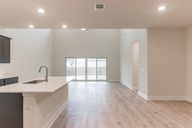 Building Photo - 17900 Trieste Dr