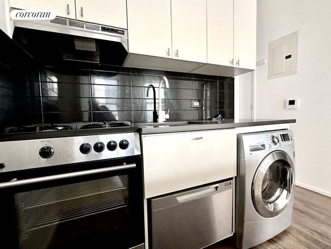 Foto del edificio - 410 W 36th St.