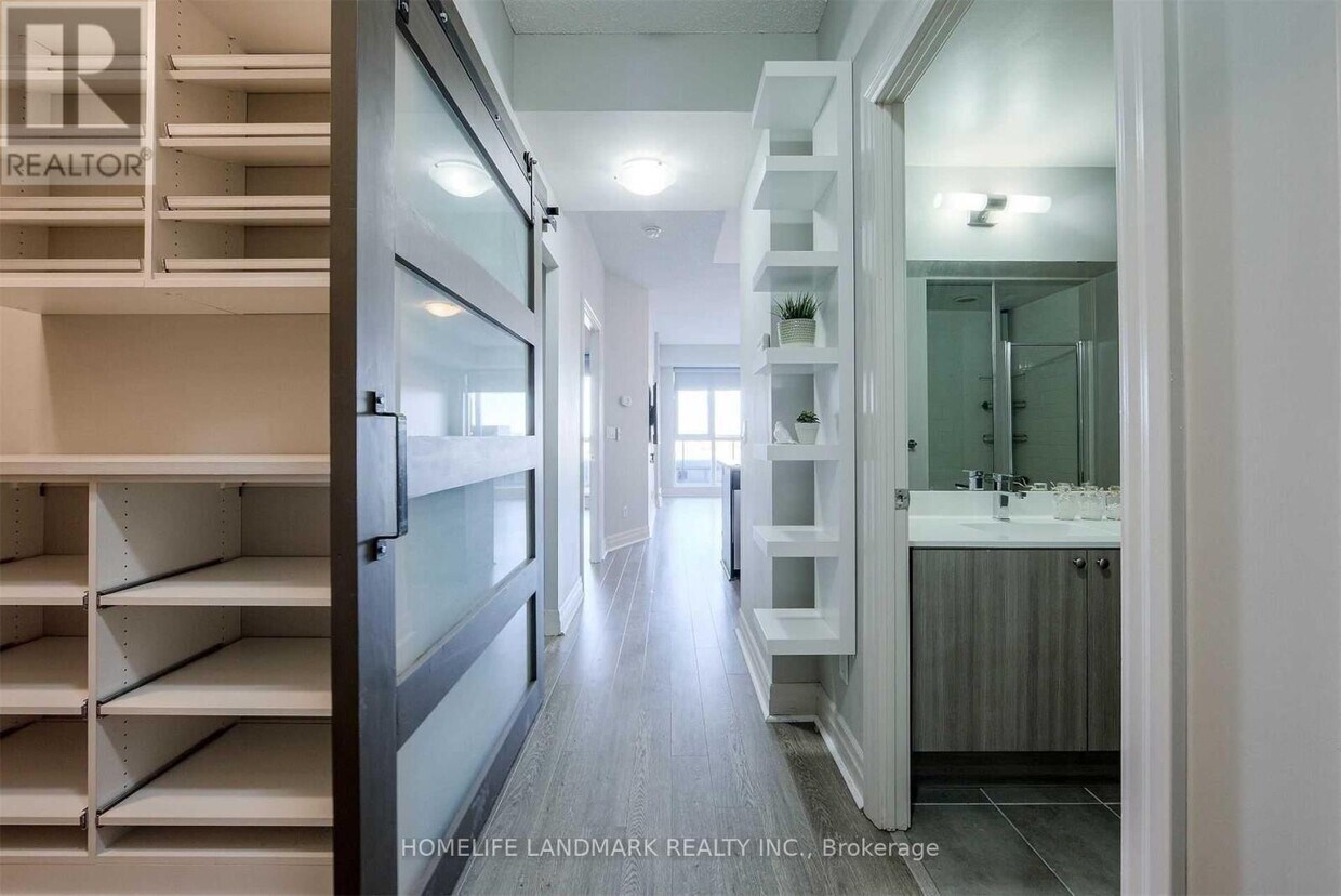 Photo principale - 8130-8130 Birchmount Rd