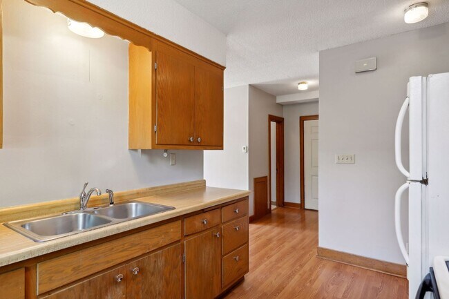 Building Photo - 2723 E 38th St