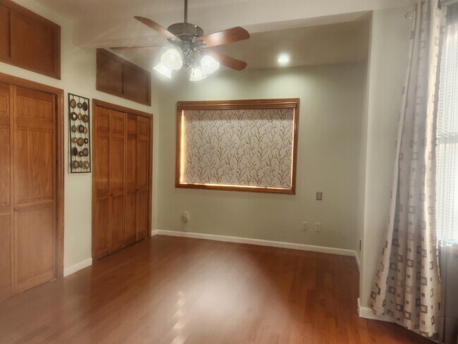 Building Photo - 561 AVENUE E