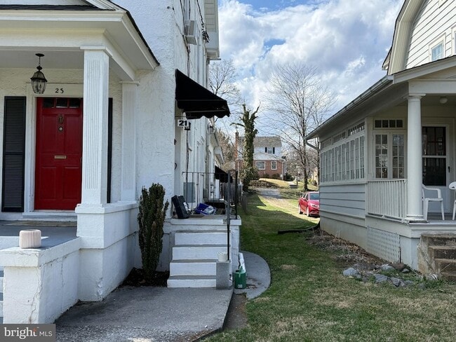 Foto del edificio - 21 S Stewart St