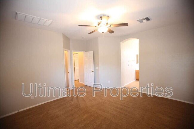 Building Photo - 8336 W Pontiac Dr