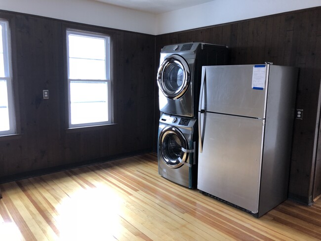 Building Photo - 49 Pembroke Ave