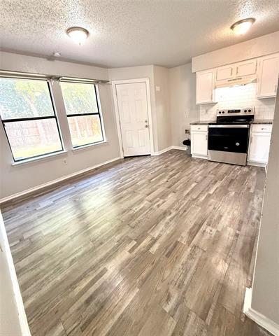 Foto del edificio - 10208 Leatherwood Dr