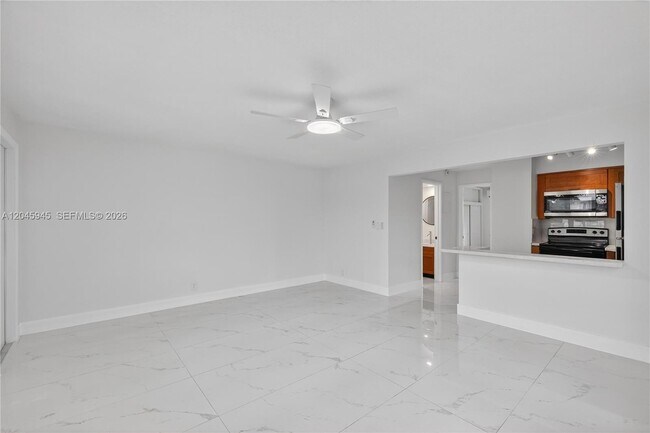 Foto del edificio - 1520 NE 56th St
