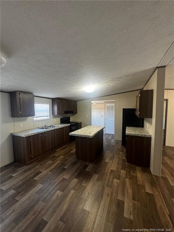 Foto del edificio - 257 Burns Rd