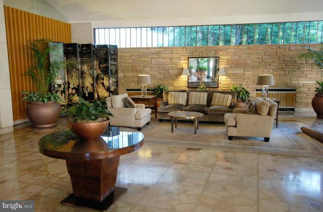 Foto del edificio - 1200 N Nash St