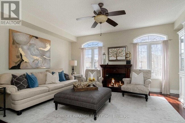 Photo du bâtiment - 2368 Sutton Dr