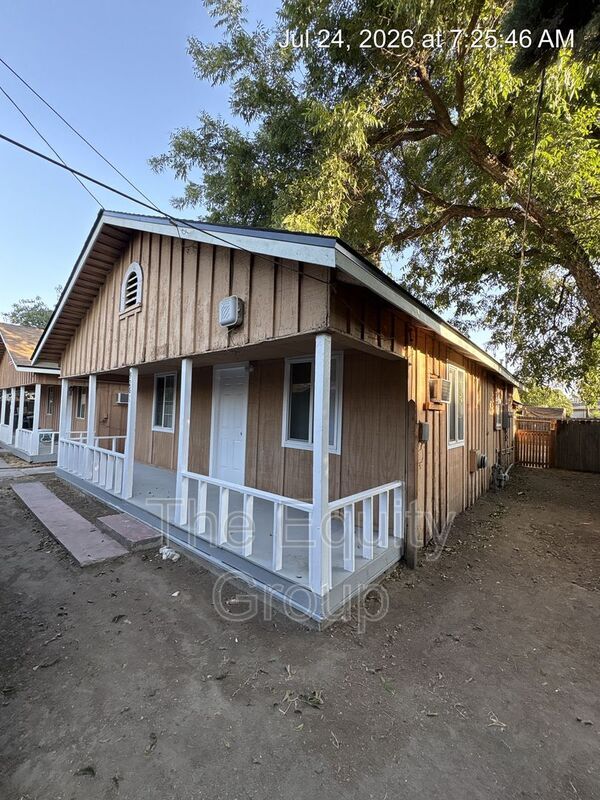 Building Photo - 928.5 W Goshen Ave