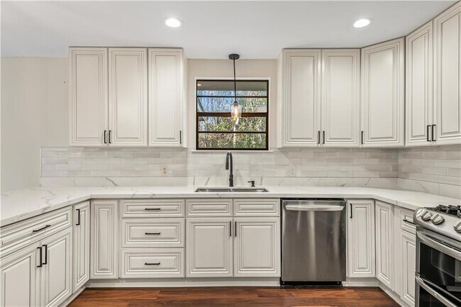 Foto del edificio - 72420 Bullard St
