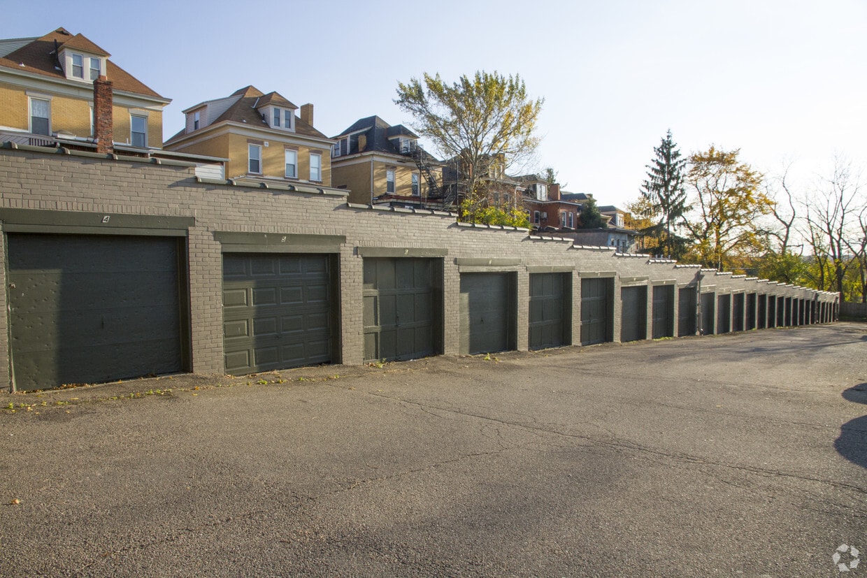 Building Photo - 200 Gilliland Pl