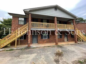Building Photo - 2813 White Meadow Ln SE
