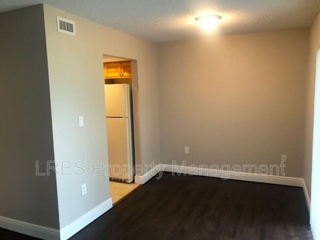 Building Photo - 4751 S Texas Ave