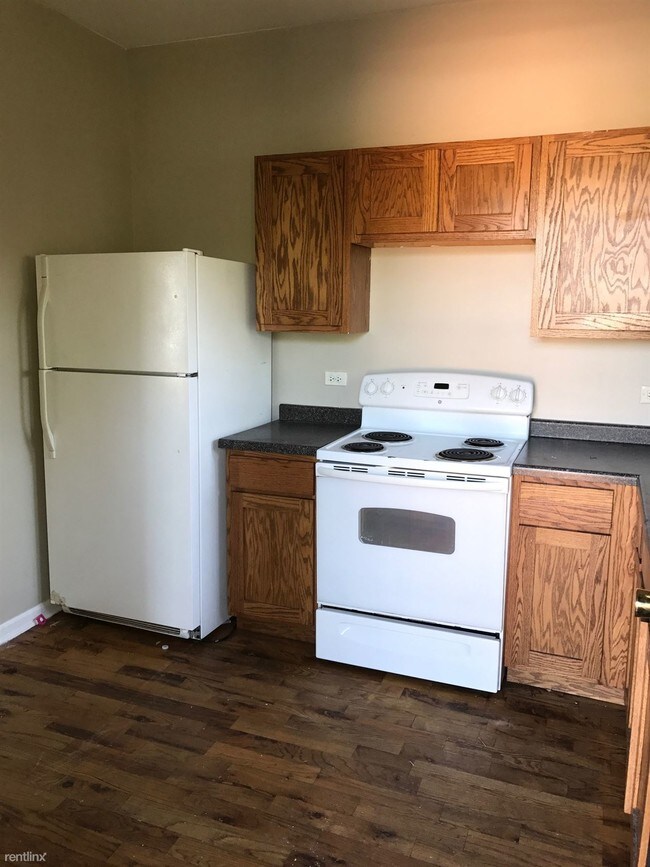 Building Photo - 160 Kimball St