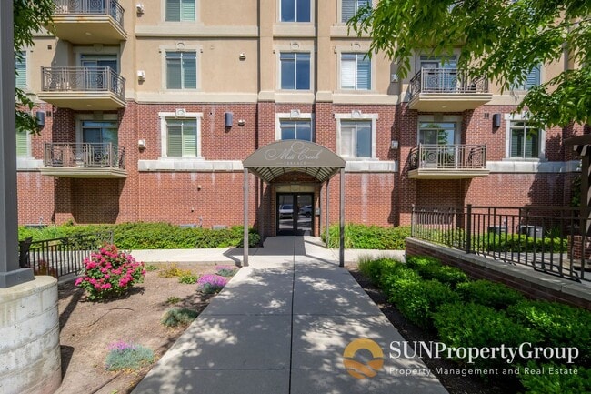 Building Photo - Beautiful Spacious Condo In Desirable Millcreek Area!