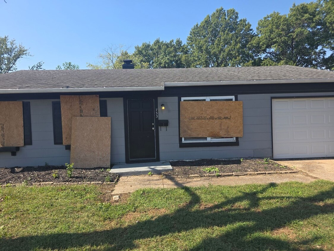 Foto principal - 733 St Norbert Dr