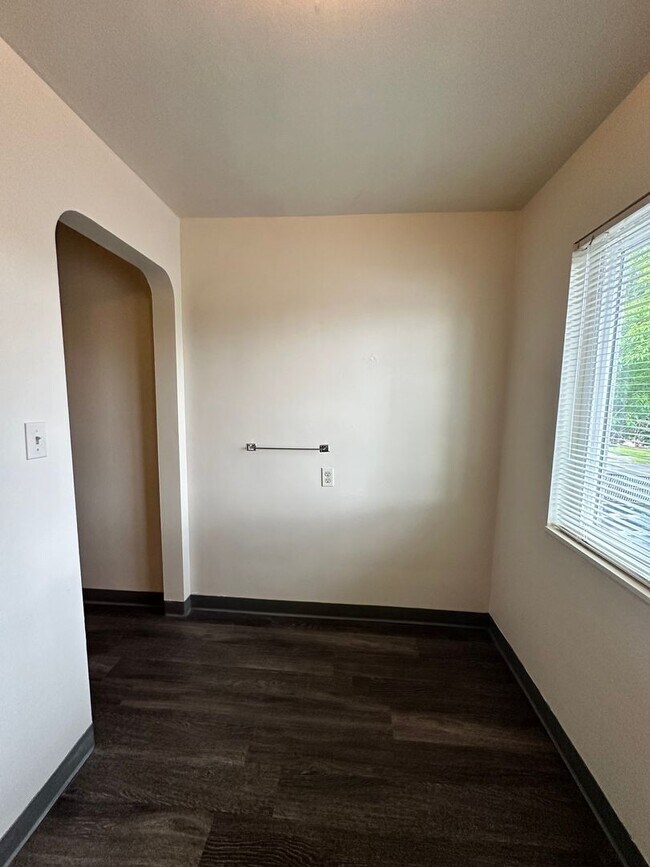 Foto del edificio - (DUP) - Studio Apartment! Great location, ...