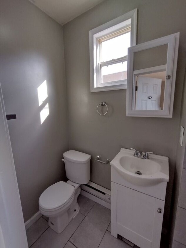 Building Photo - ONE BEDROOM FOR RENT 19124