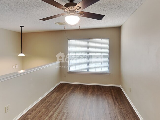 Foto del edificio - 7827 Fossil Banks