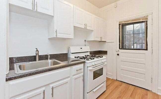 Foto del edificio - 1335 W Touhy Ave