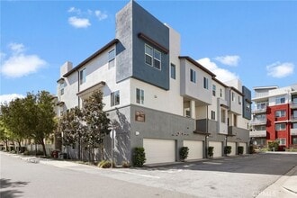 Building Photo - 711 Brooklyn Dr