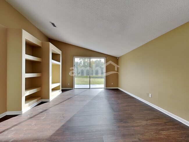 Foto del edificio - 6673 Bouganvillea Crescent Dr