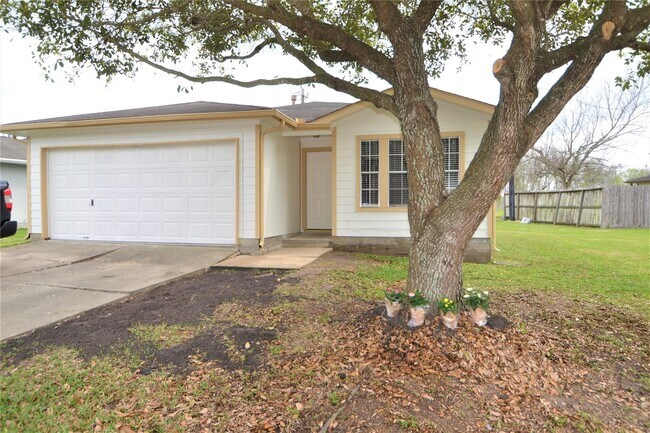 Building Photo - 5126 Riverwood Dr