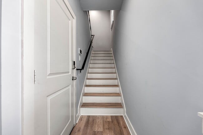 Foto del edificio - 3369 Daphne St