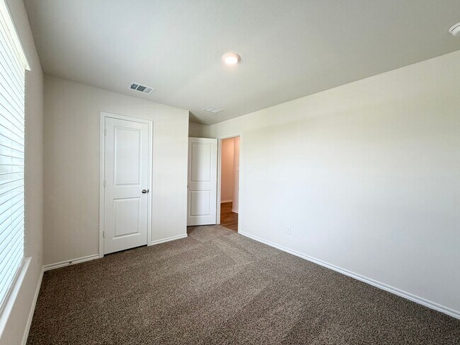 Foto del edificio - Brand-New D.R. Horton Home in Riverfield Neighborhood with Resort-Style Amenities!