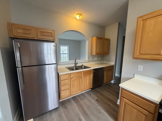 Building Photo - Newly Remodeled