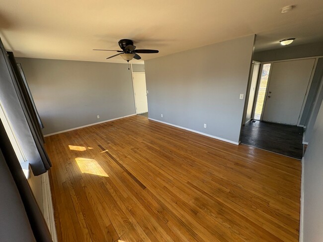 Foto del edificio - NW 51st_FOR SALE