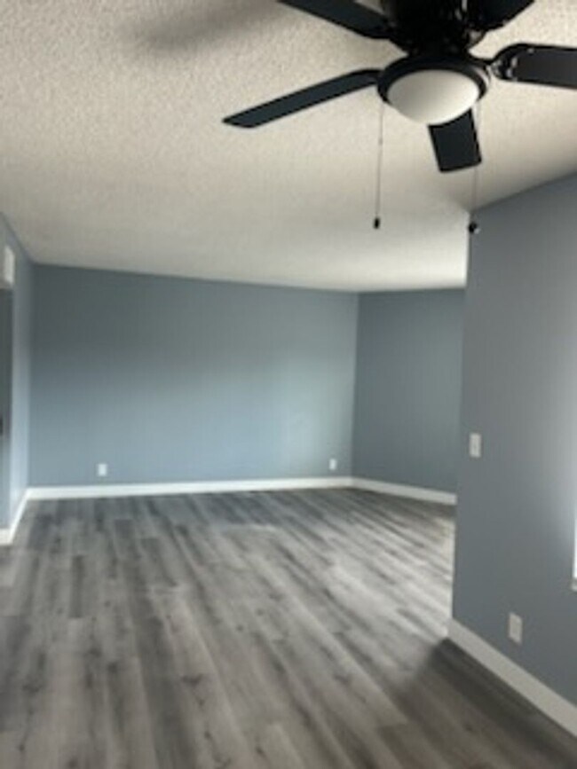 Building Photo - 6240 Bellota Dr