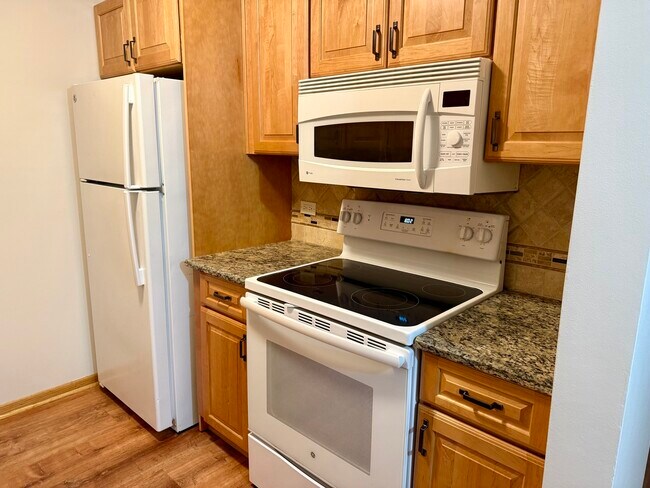 Foto del edificio - 6156 Knoll Way Dr