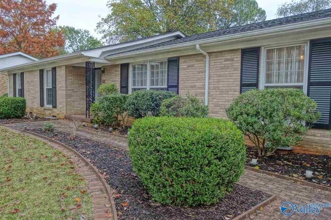 Building Photo - 209 Winthrop Dr SW