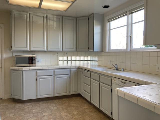 Foto del edificio - 345 Lexington Way