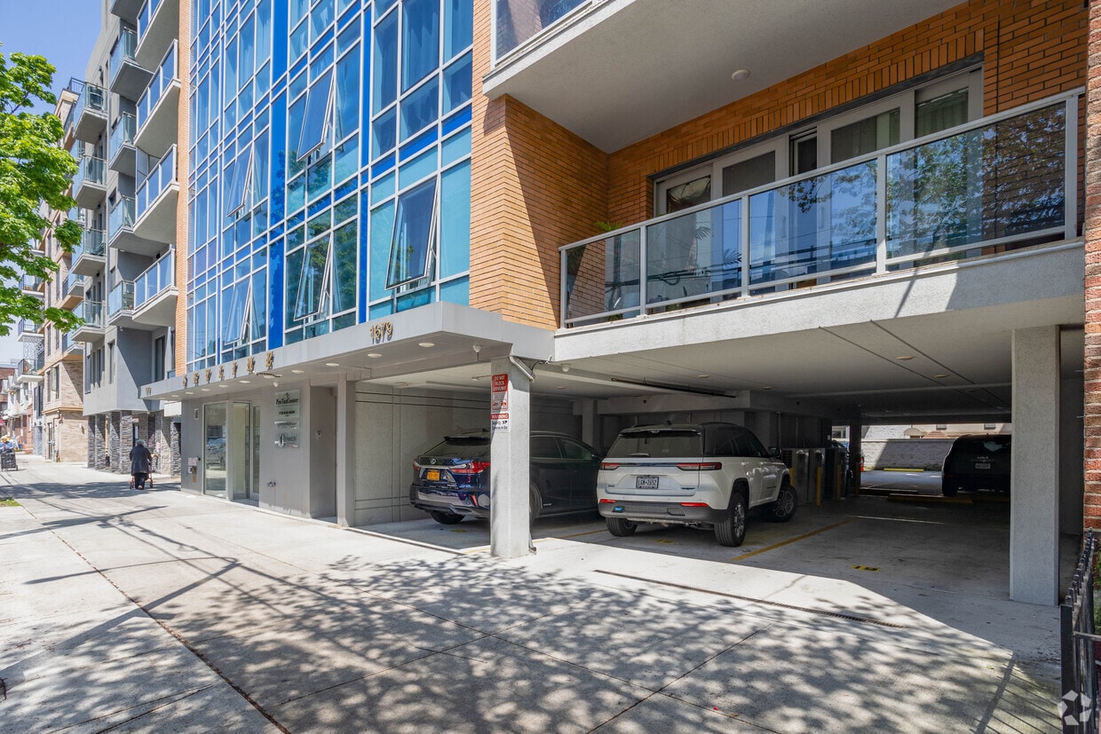 Entrance - 1679 E 19th St